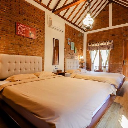 Omah Teras Bata Guesthouse يوغياكارتا المظهر الخارجي الصورة