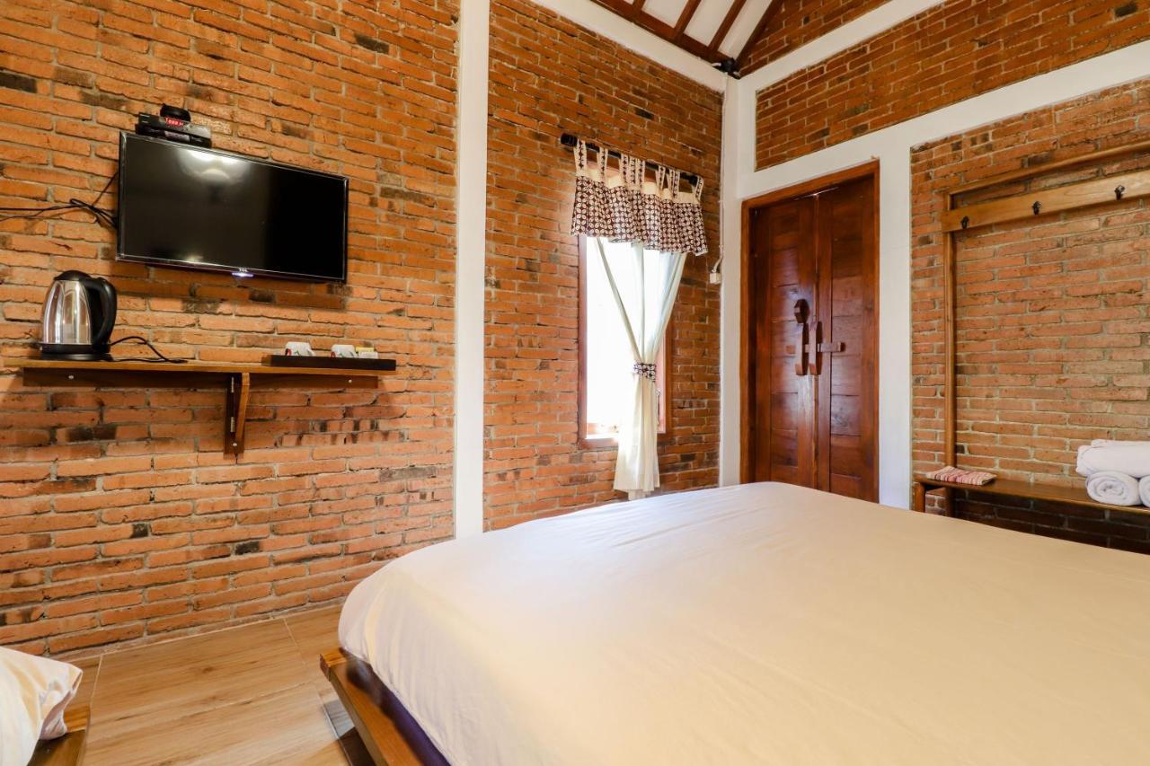 Omah Teras Bata Guesthouse يوغياكارتا المظهر الخارجي الصورة