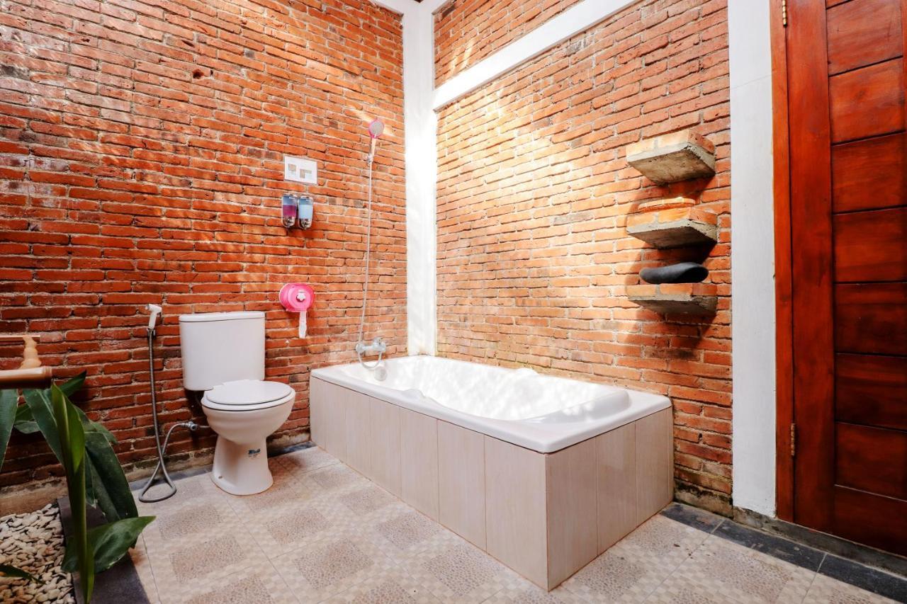 Omah Teras Bata Guesthouse يوغياكارتا المظهر الخارجي الصورة