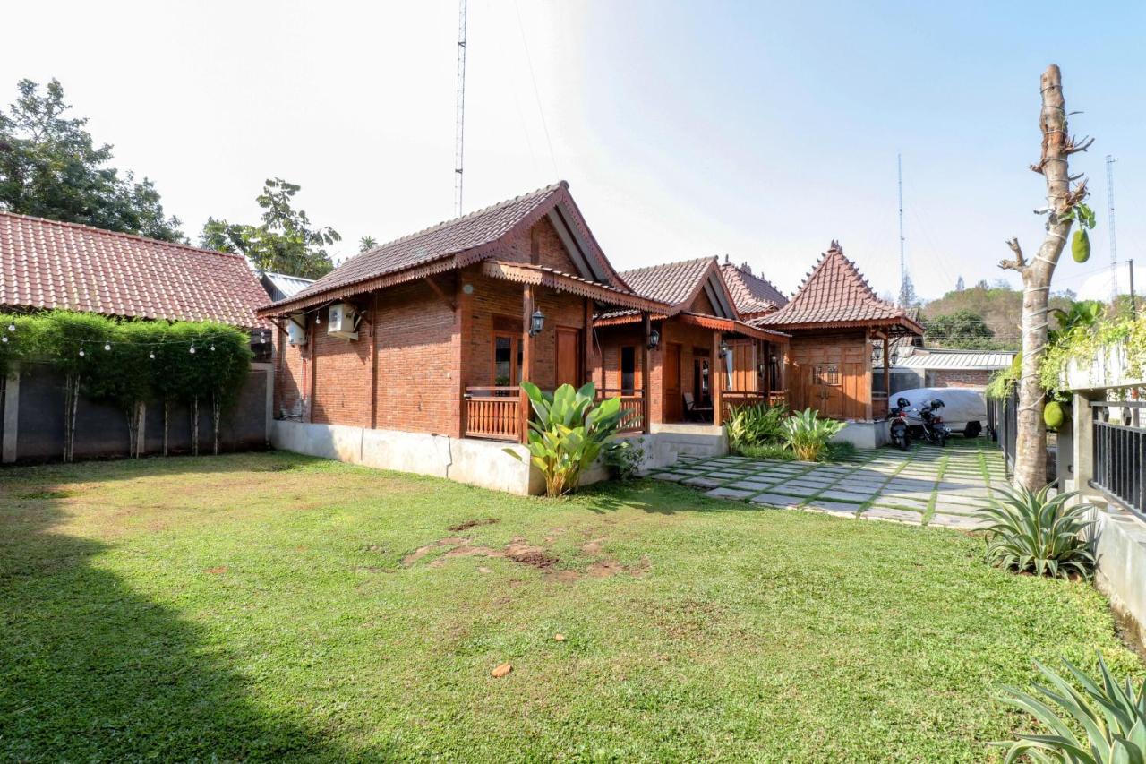 Omah Teras Bata Guesthouse يوغياكارتا المظهر الخارجي الصورة